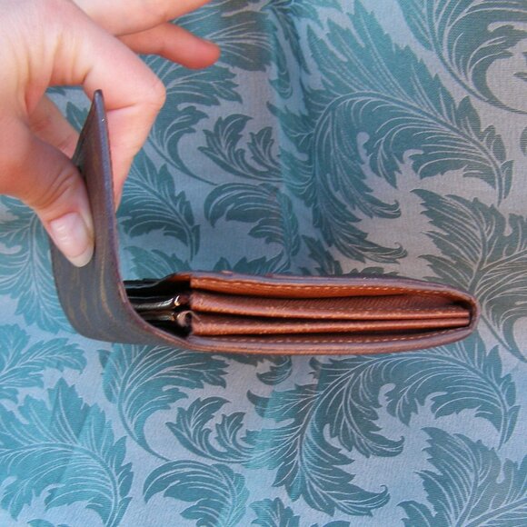 Authentic LOUIS VUITTON Sarah Monogram Wallet EUC - Picture 5 of 14